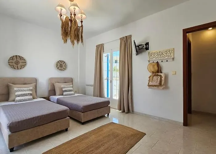 Sunset Milos Pera Triovasálos