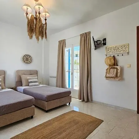 Sunset Milos Pera Triovasálos