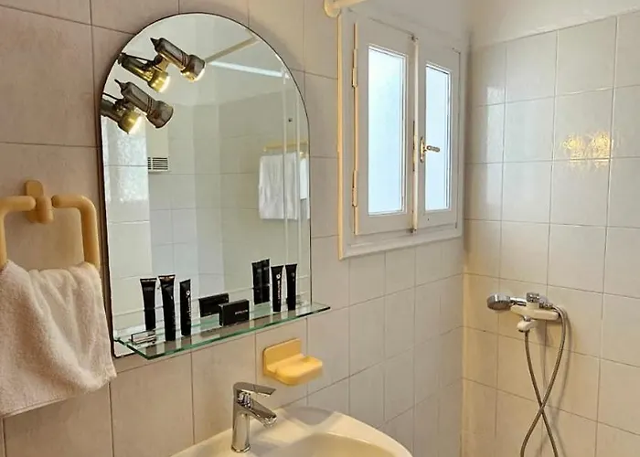 Sunset Milos Pera بيت للعطل Triovasálos